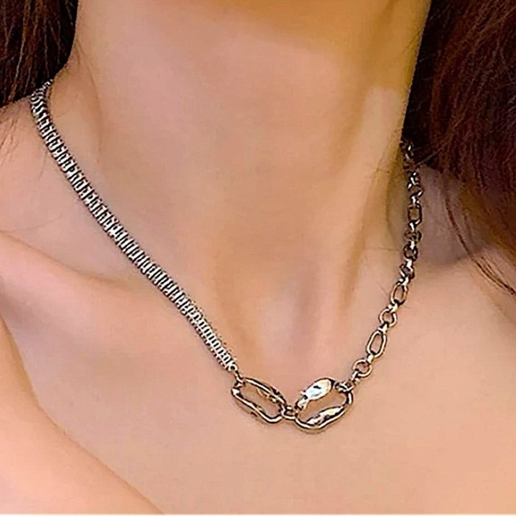 Silver Zircon Chain Link Geometric Irregular Minimalist Necklace - Picture 1 of 5